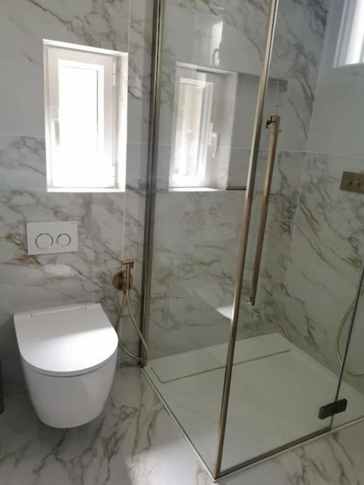 La Petite Nicoise Au Jacuzzi A 3 Min De La * Nizza